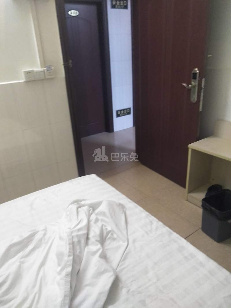 天豪公寓（车陂西华新村南三巷2号）7497386卧室图3