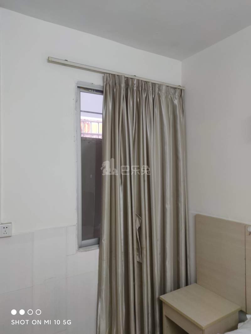 天豪公寓（车陂西华新村南三巷2号）7497413卧室窗户图8