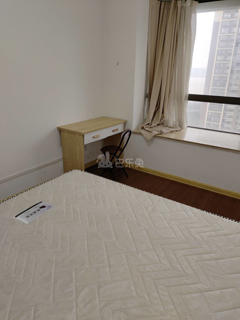 世茂江滨花园碧景湾7500272卧室图2