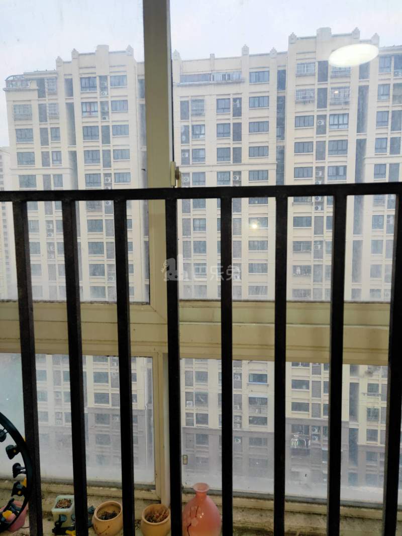 黄城花园西区7510100卧室窗户图9