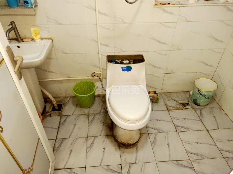 黄城花园西区7510100卫生间图8