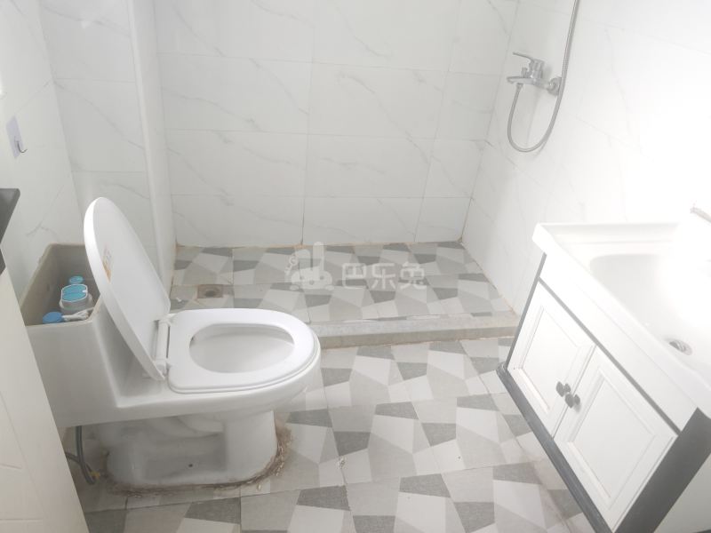 嘉房景河名苑7513169卫生间图5