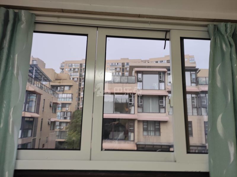 东厦东港花苑7519410卧室窗户图6