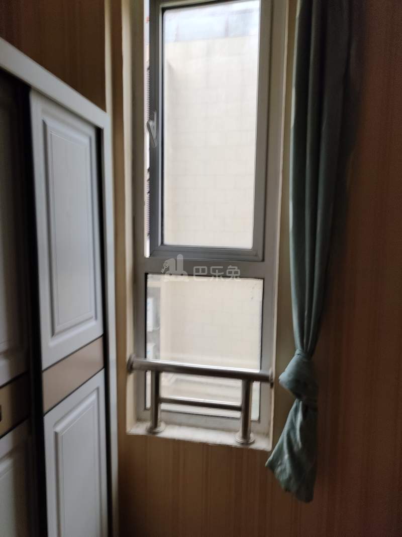 东厦东港花苑7519411卧室窗户图6