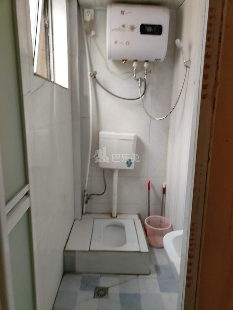 东厦东港花苑7519411卫生间图4