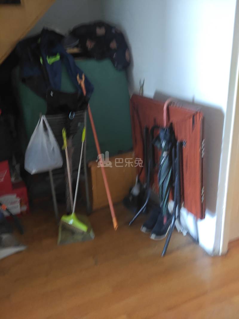 海鹏苑7527151客厅图4