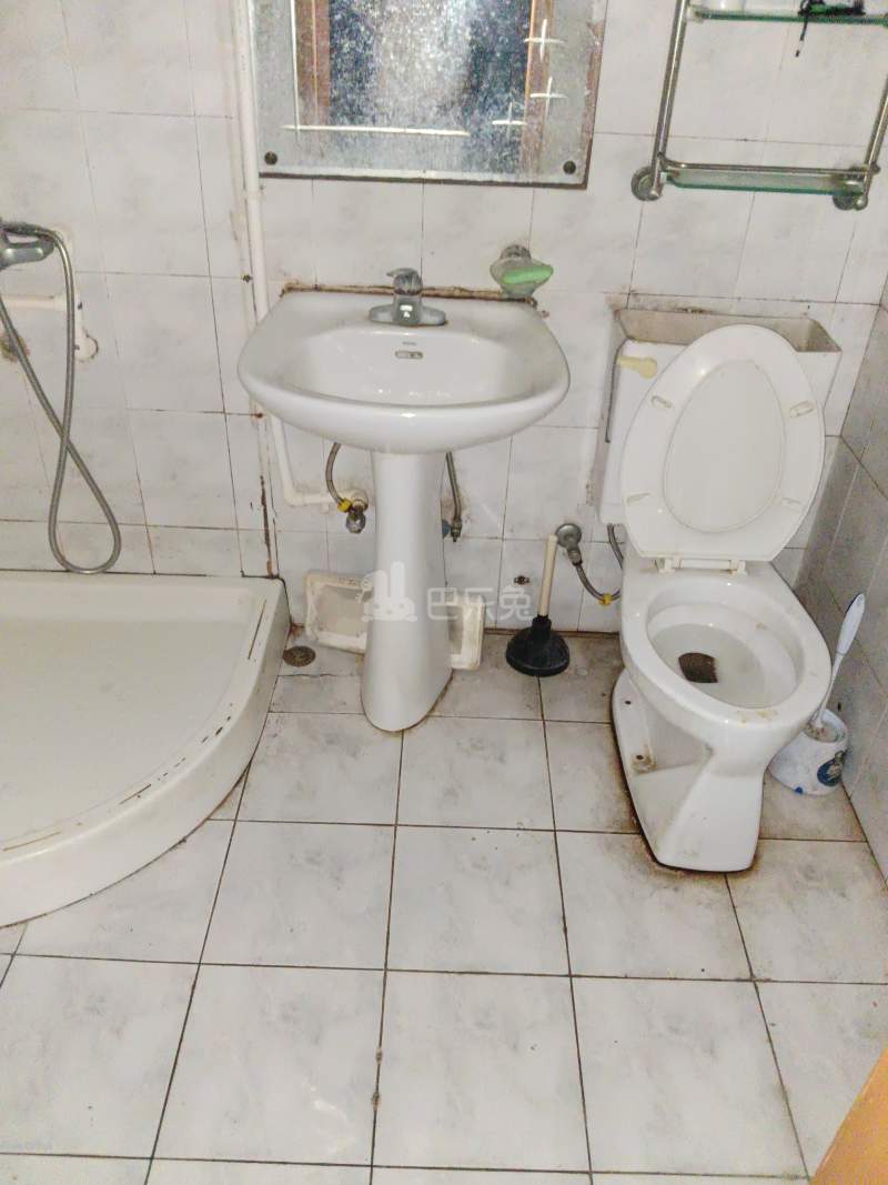 海鹏苑7527151卫生间图12