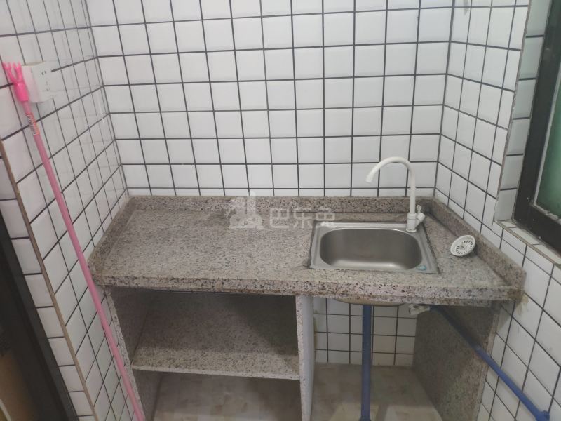 柯木塱华美新欧大街18号7545421厨房图1