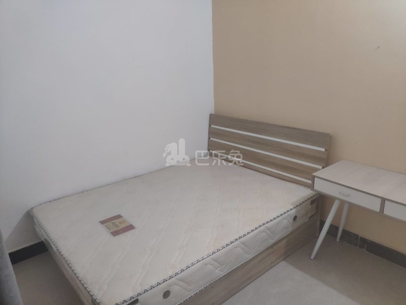 柯木塱华美新欧大街18号7545421卧室图0