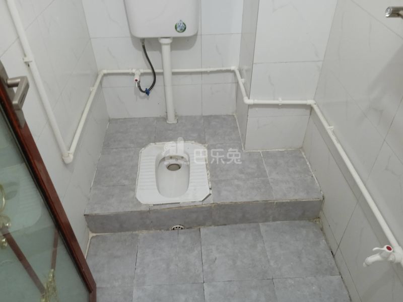 柯木塱新欧中街11号7545503卫生间图3