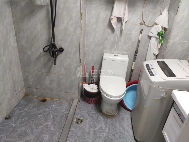 国贸花园7574947卫生间图7