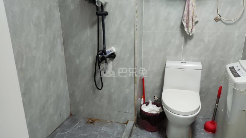 国贸花园7574947卫生间图5