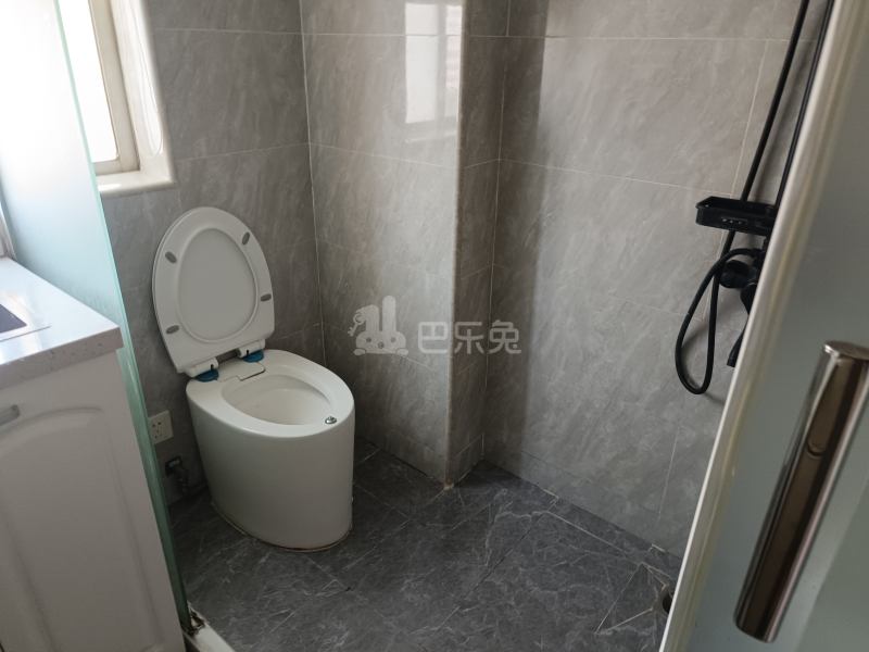 国贸花园7574949卫生间图5