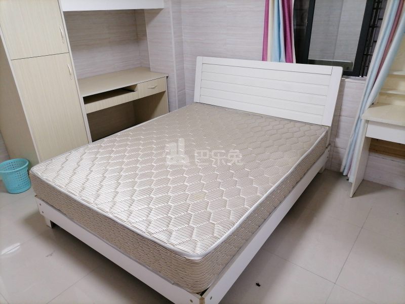 鹤边员村东街东五巷13号7580327卧室图2