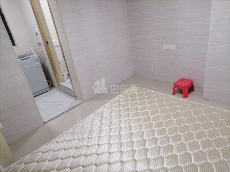 鹤边员村东街东五巷13号7580327卧室图0