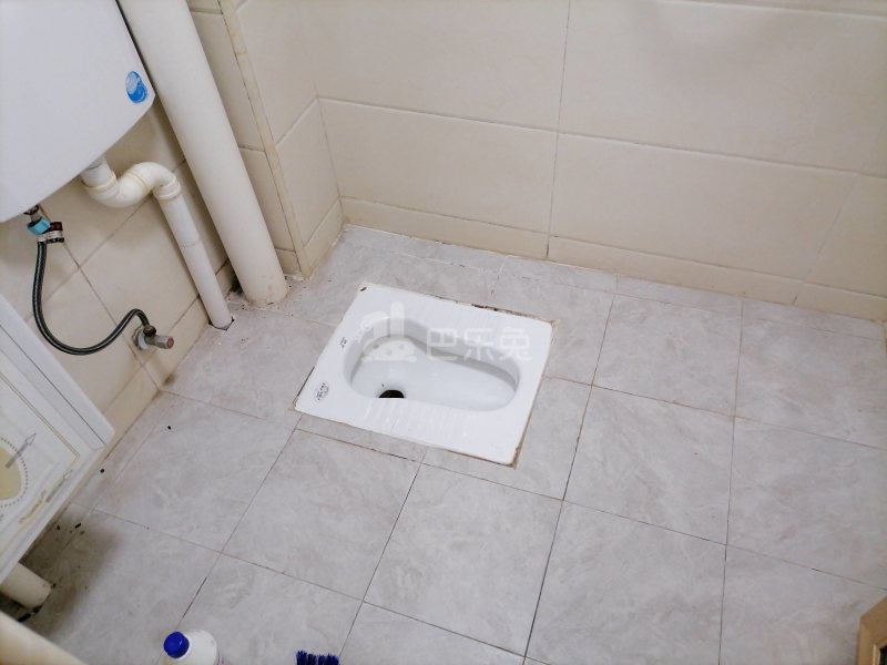 鹤边员村东街东五巷13号7580327卫生间图4