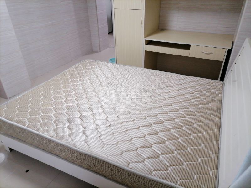 鹤边员村东街东五巷13号7580327卧室图3