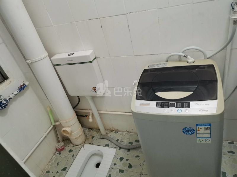 燕塘银锭塘前街26号7584558卫生间图5