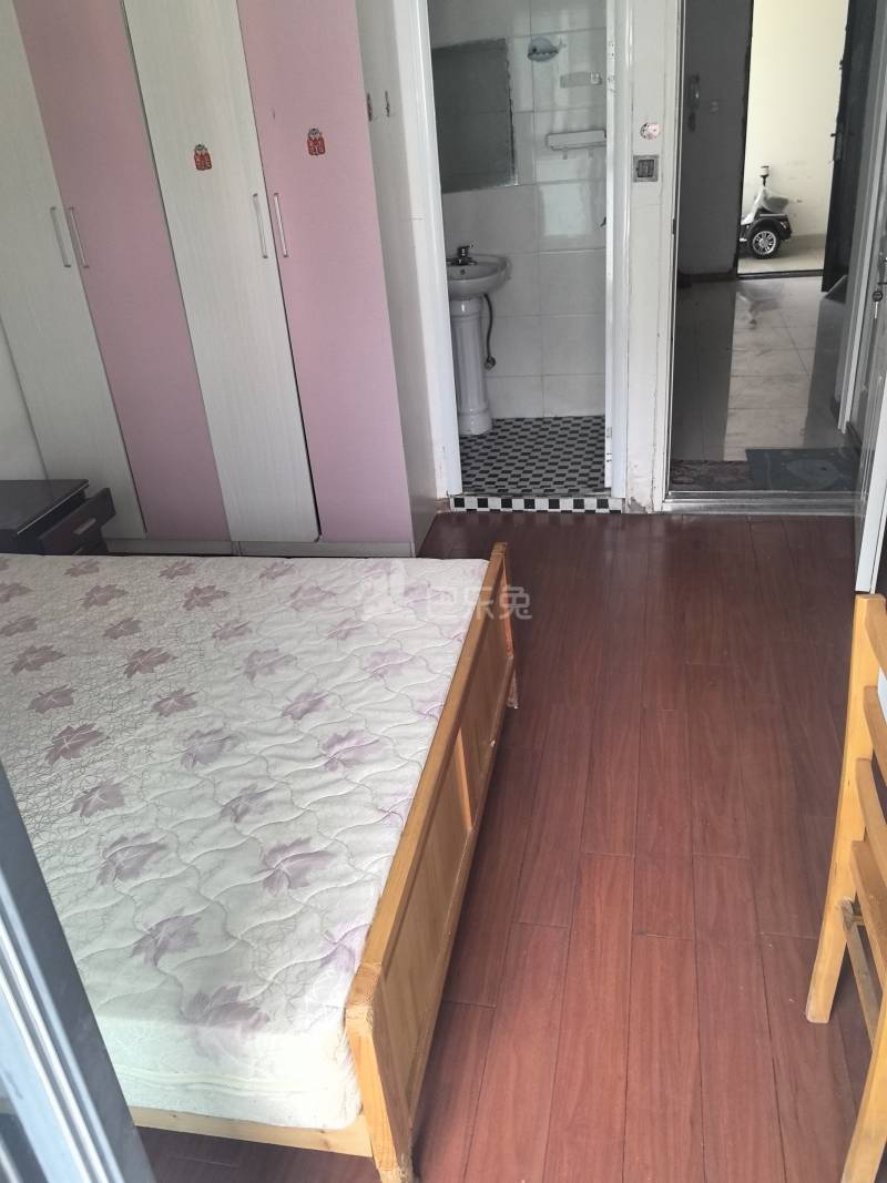 华沁家园758002卧室图2