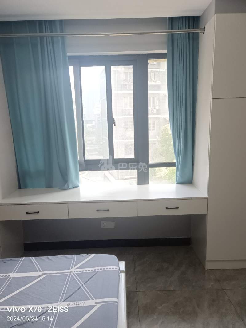 畈里张公寓7590765卧室窗户图7