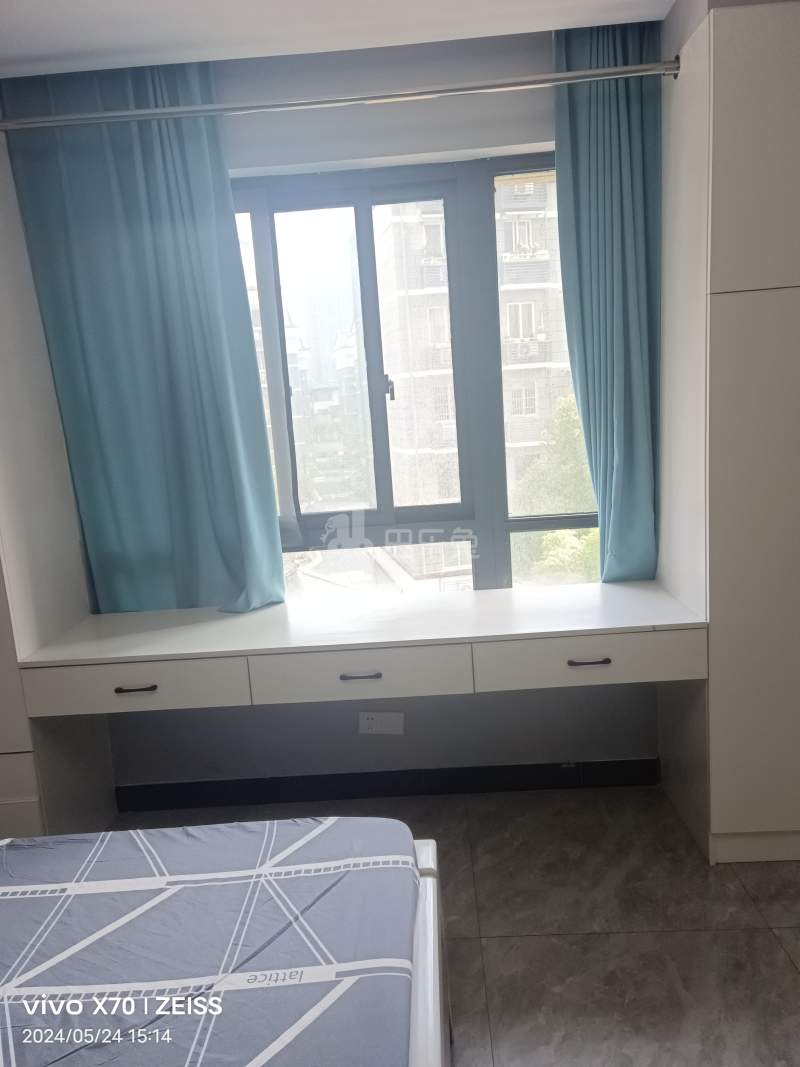 畈里张公寓7590765卧室图3