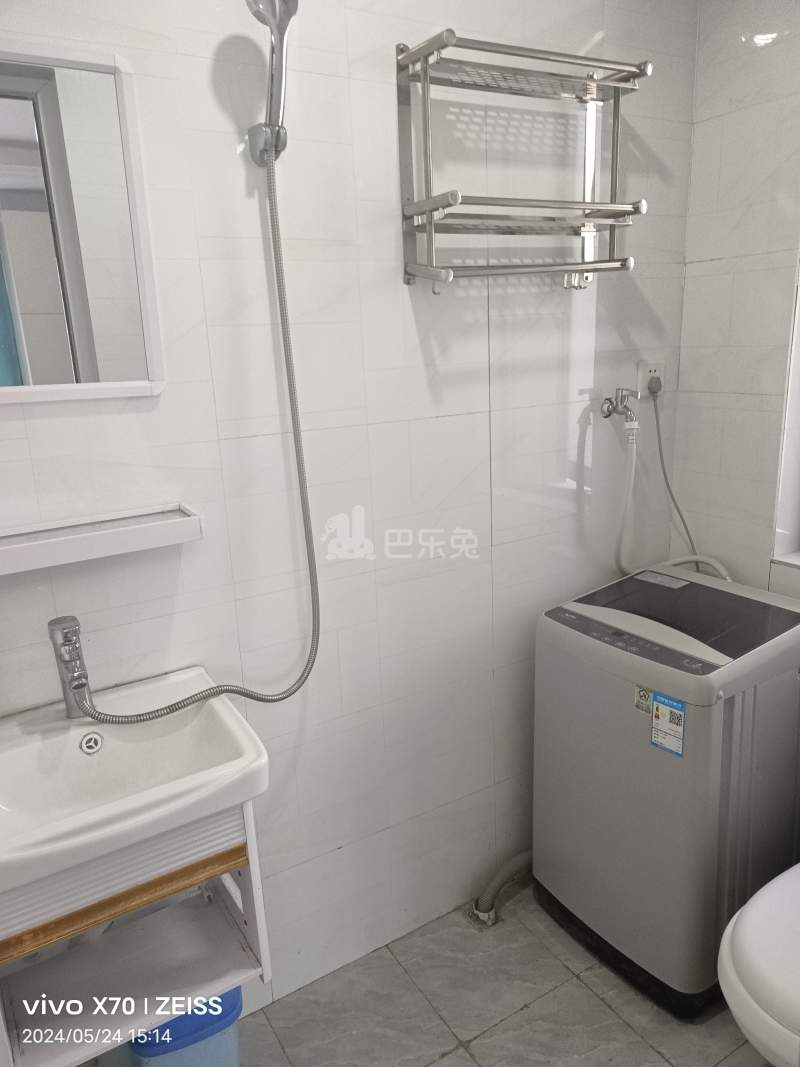畈里张公寓7590765卫生间图6
