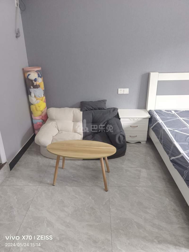 畈里张公寓7590765卧室图2