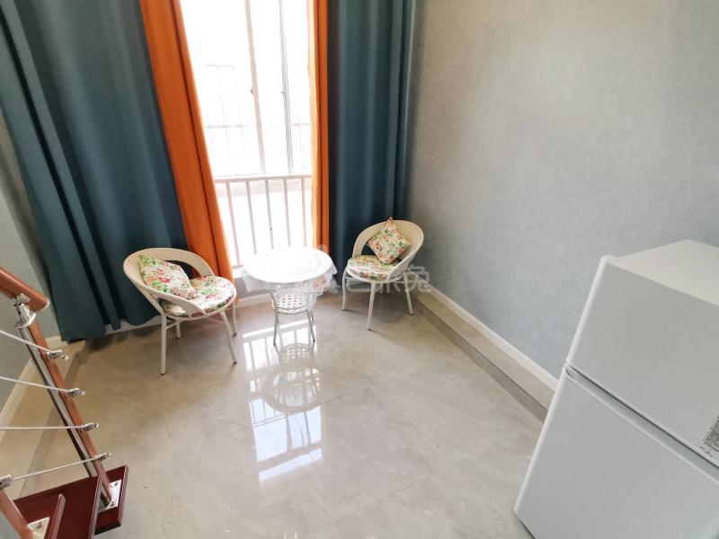 欧风花都7603752客厅图4