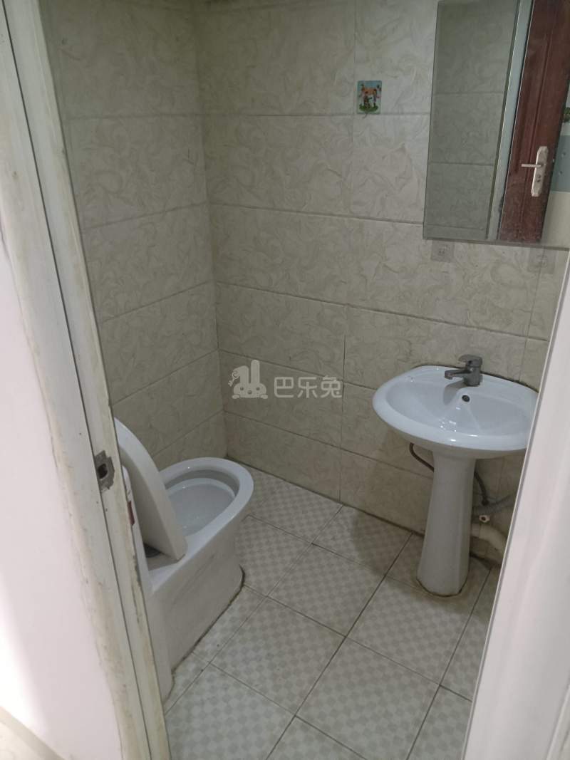 鹅掌坦西街21号7608824卫生间图6