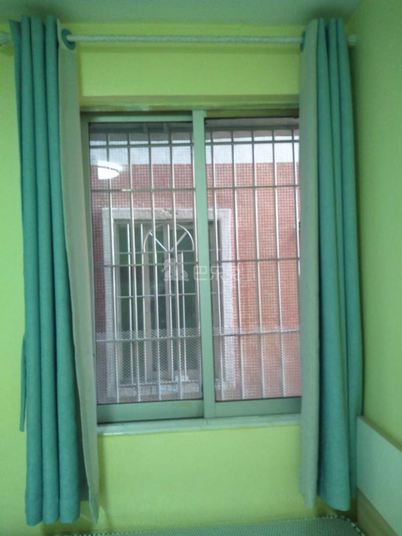 江夏北一路东一巷6号7631370卧室窗户图8