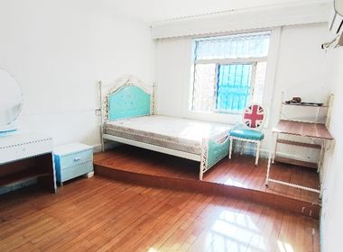 里仁新村 4室1厅1卫