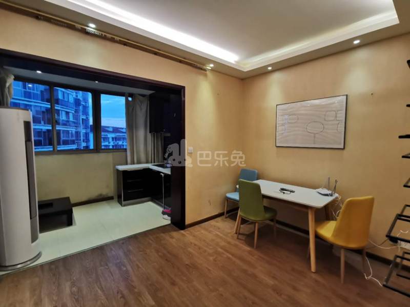 丽江锦庭7672493客厅图3