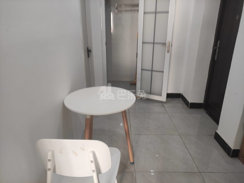 宝隆新村东区7681778客厅图4