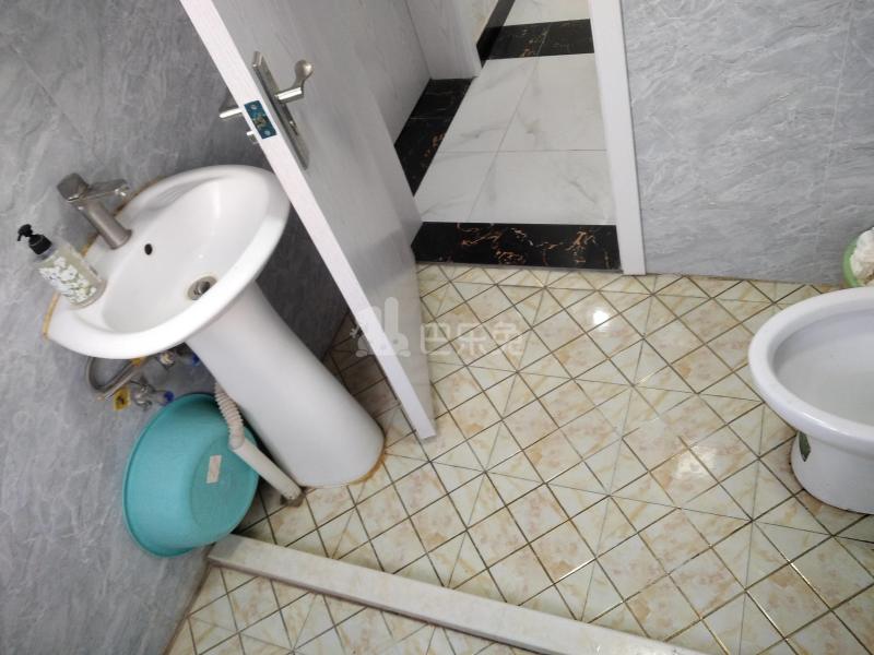 和欣家园7691897卫生间图11