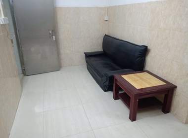 鹅掌坦西街十九巷8号 1室1厅1卫