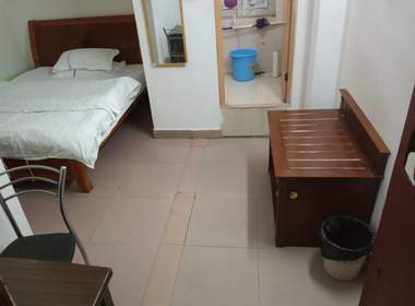 龙洞南门头一巷4号 1室0厅1卫