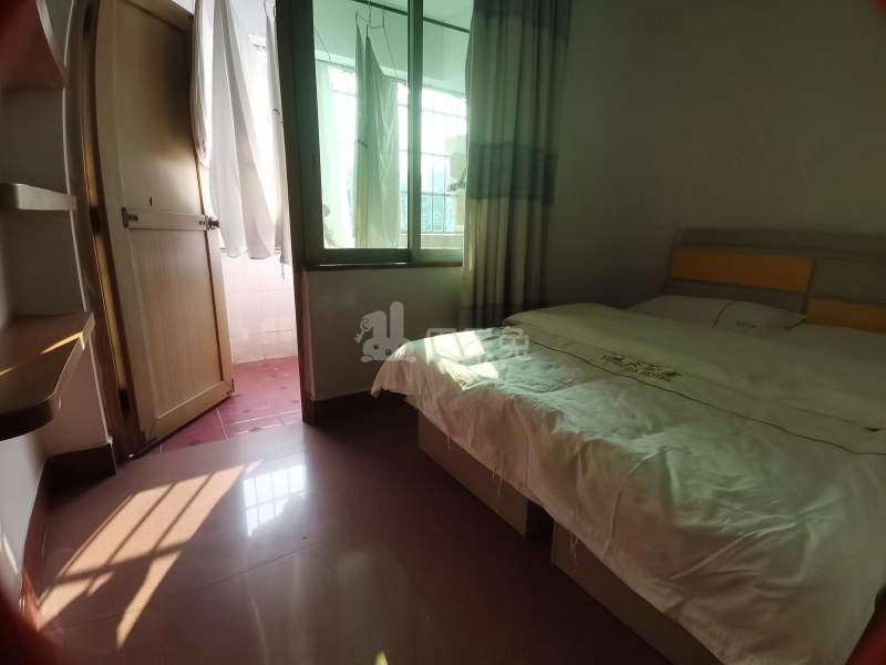 龙洞环村南街25号7716703卧室图3