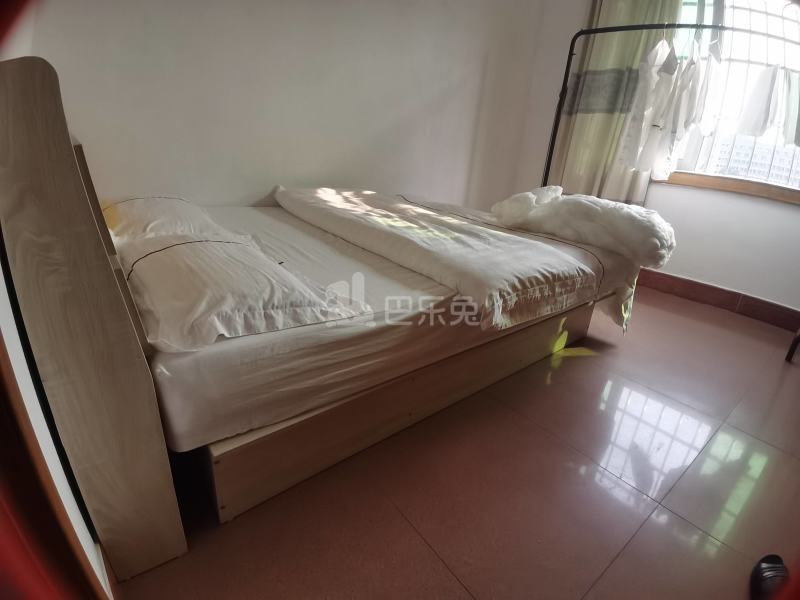 龙洞环村南街25号7716703卧室图1