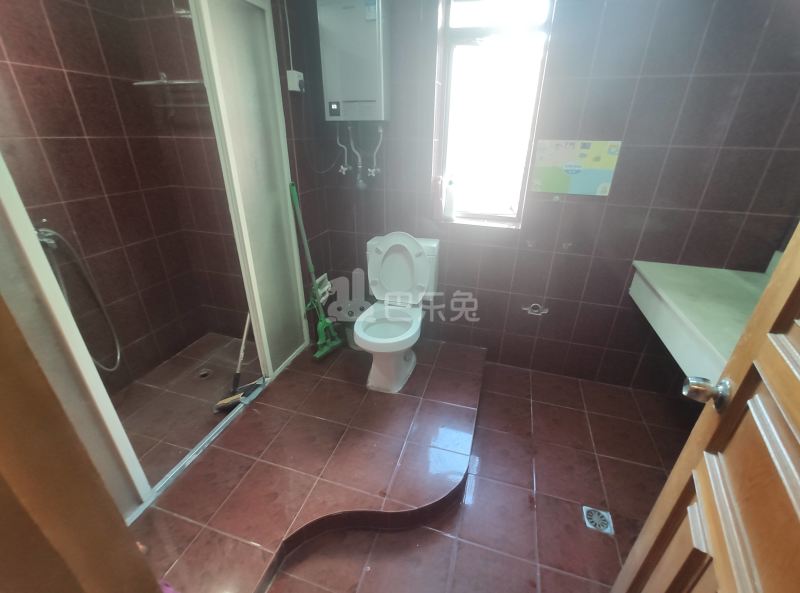 海伦大厦7717303卫生间图12