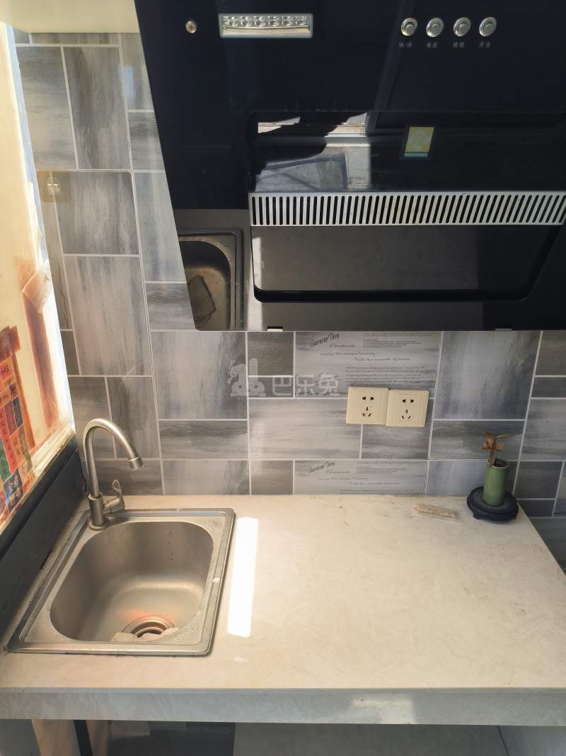 西郊家园（青浦）7759420厨房图4