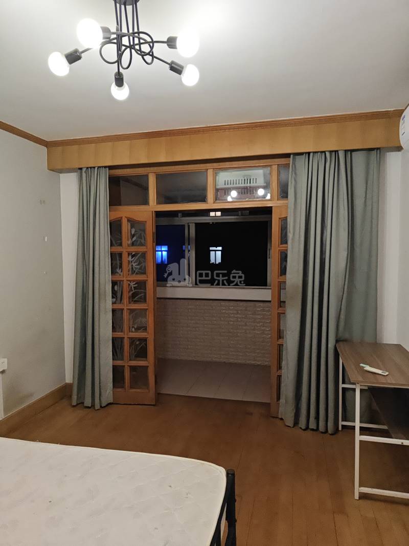 罗秀苑北区7765351卧室窗户图14