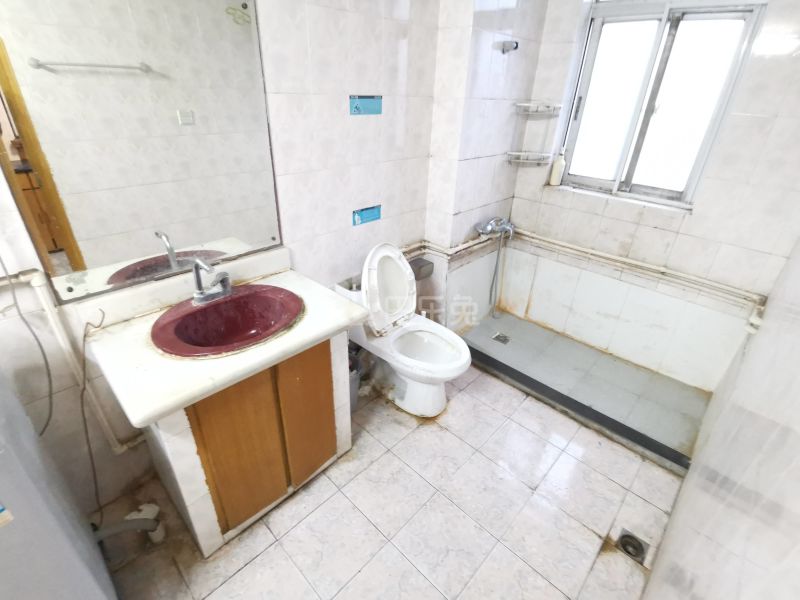 罗秀苑北区7765351卫生间图12