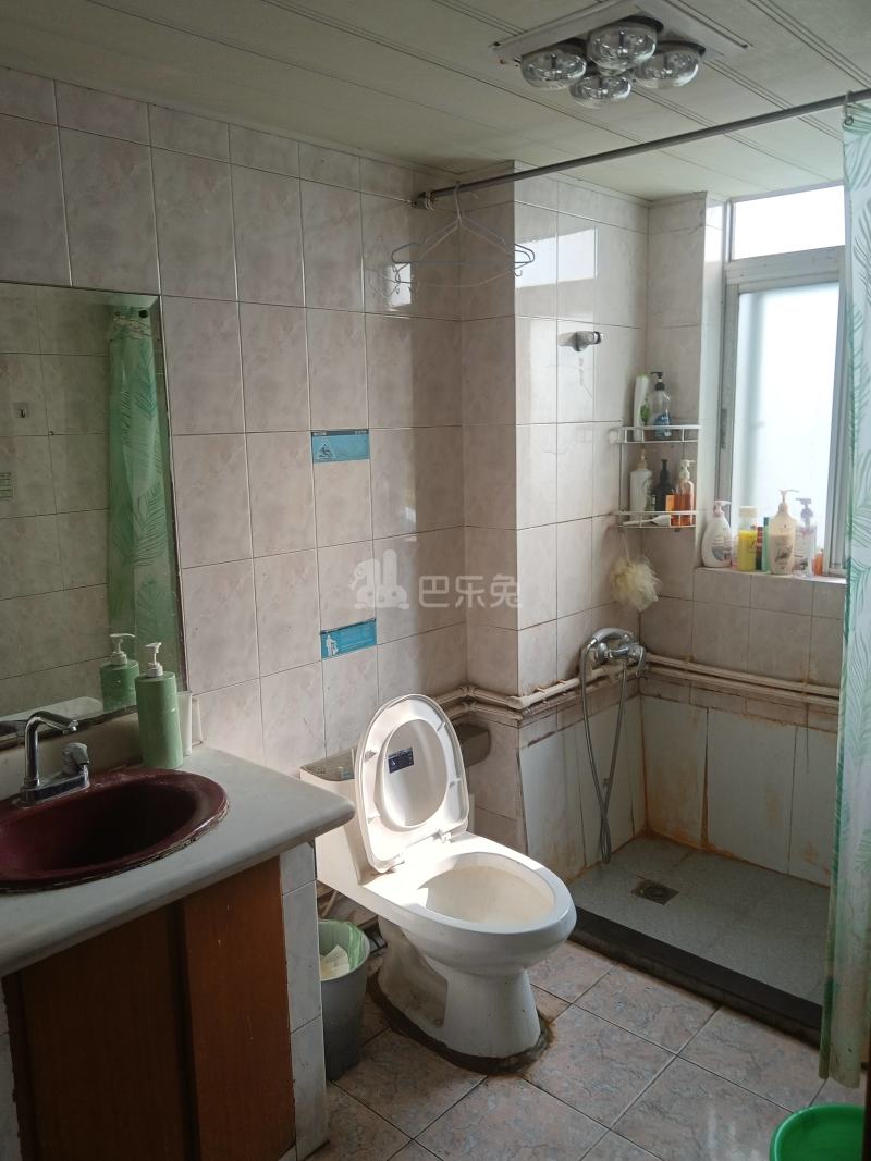 罗秀苑北区7765351卫生间图10