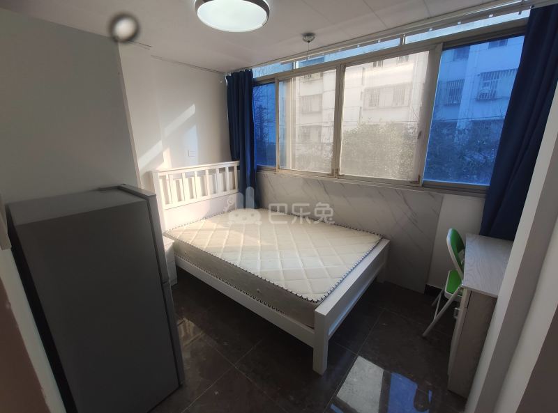 海高二村7769226卧室图0