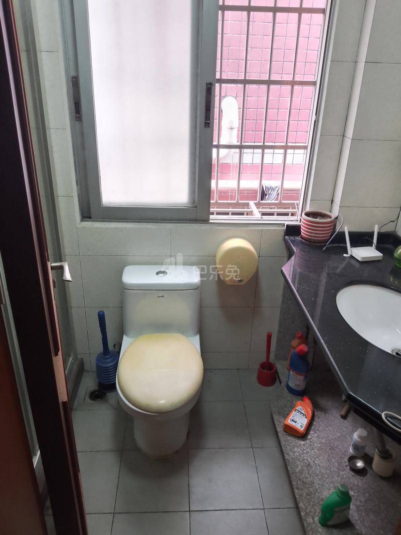 龙洞环村南街25号7803538卫生间图7