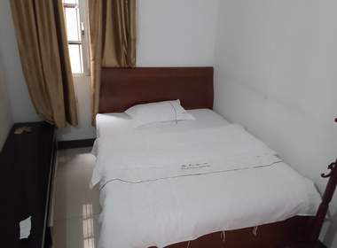 龙洞环村南街25号 