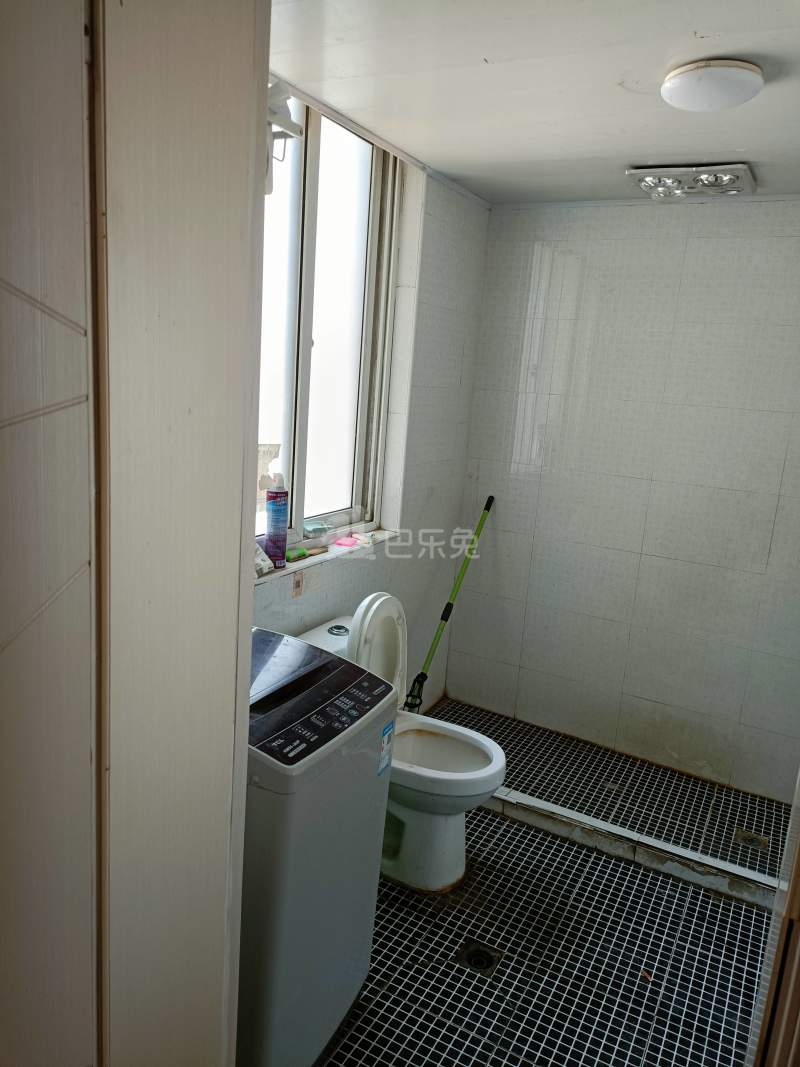 黄城花园西区12123696卫生间图16