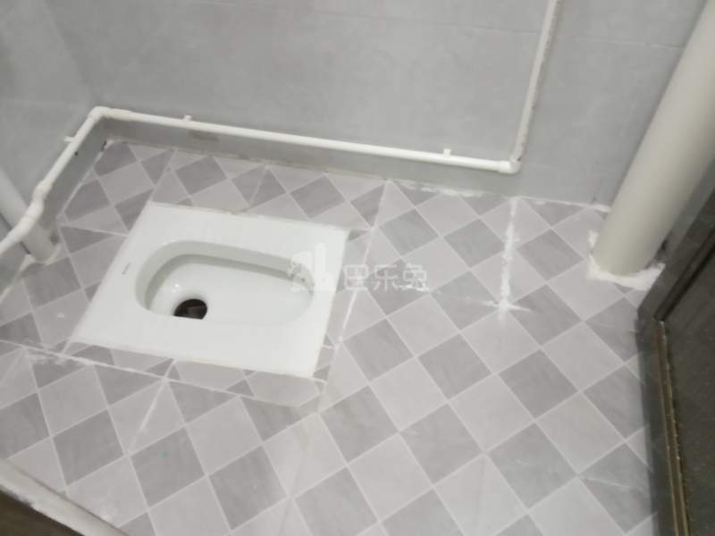 榕树头路187号之二7819842卫生间图4