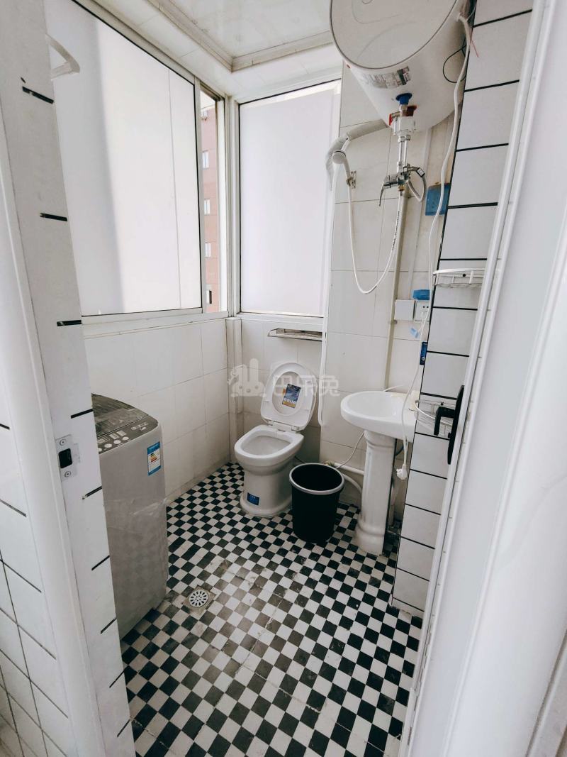 久富苑7858003卫生间图13