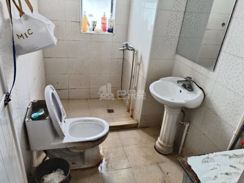 殷馨花苑1期（殷高路16弄小区）785677卫生间图9